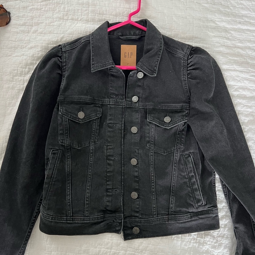 Gap black denim jacket. Size small petite